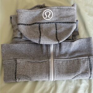 Lululemon Define Scuba hoodie, Size 6, in great condition.